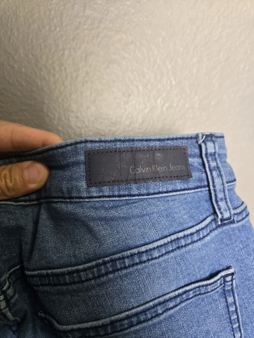 Calvin Klein City Short Size 10 Medium Wash